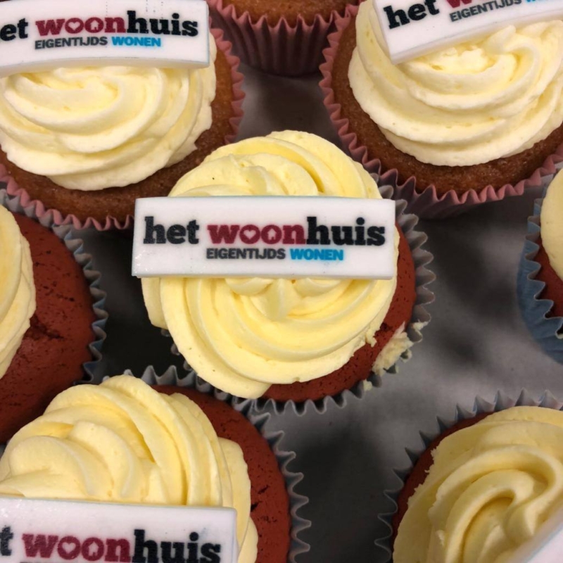 Cupcakes met logo